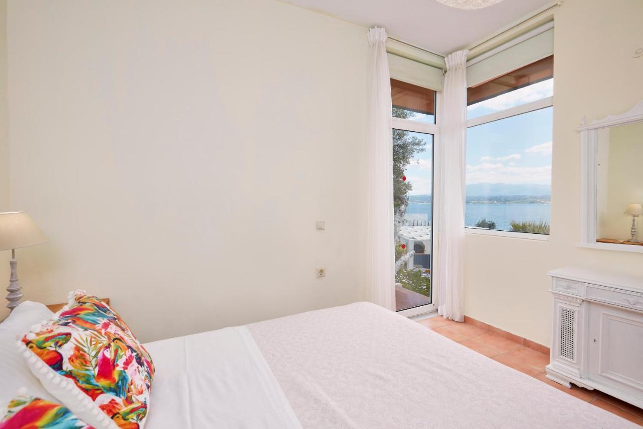 Seafront Villa Longobardi Chania  Exterior foto